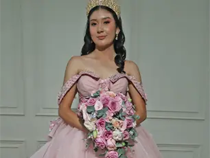 Camila disfruta su gran fiesta Camila disfruta su gran fiesta