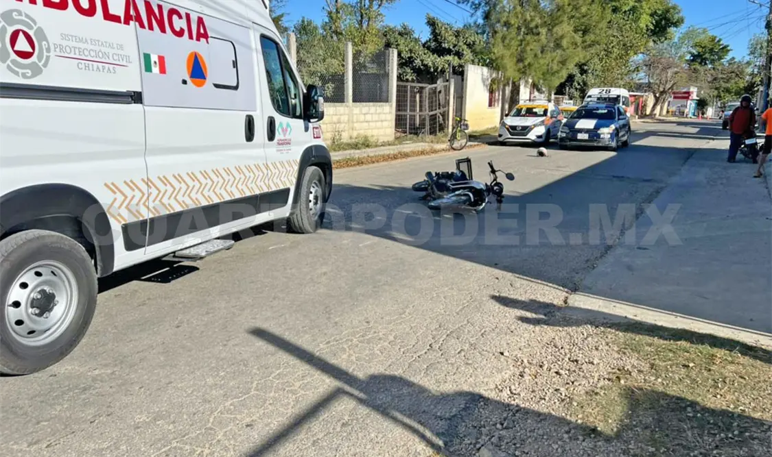 Por el choque y después el derrape de su motocicleta acabó malherido. Juan Orel / CP