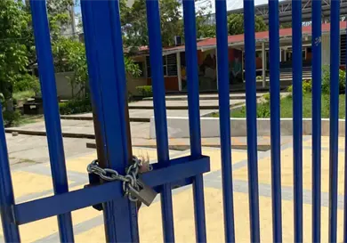 Maestros protestan por robos y cobro de piso