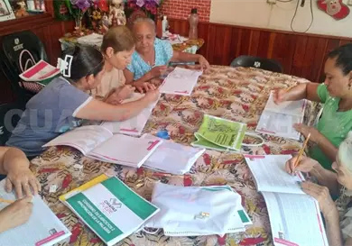 Alfabetización: letras que enseñan el camino a casa Alfabetización: letras que enseñan el camino a casa