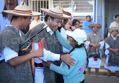 Impulsa ERA alfabetizaci&oacute;n e infraestructura social