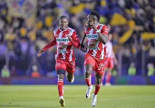 América y Chivas afrontan distintos panoramas América y Chivas afrontan distintos panoramas