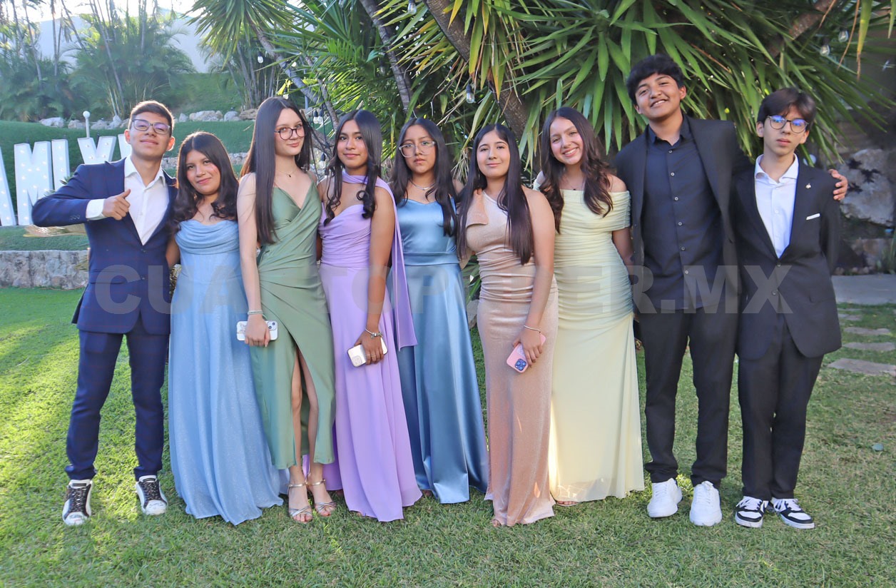 Camila disfruta su gran fiesta