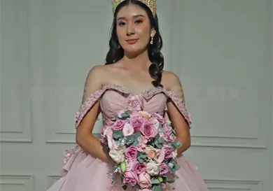 Camila disfruta su gran fiesta Camila disfruta su gran fiesta