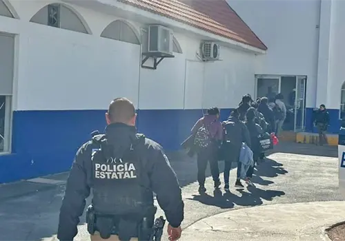 Rescatan a 21 migrantes en Ciudad Ju&aacute;rez