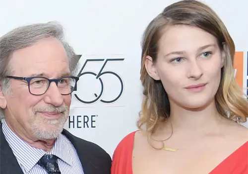 Hija de Spielberg debuta en el cine Hija de Spielberg debuta en el cine