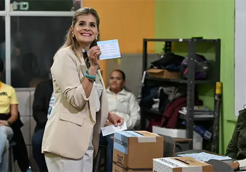 Elecciones en Costa Rica transcurren con normalidad