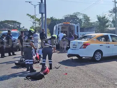 Perro muerto y dos lesionados en choque Perro muerto y dos lesionados en choque