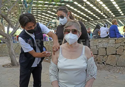 Se planea vacunar en un mes a toda la ciudad: Ángel Torres Se planea vacunar en un mes a toda la ciudad: Ángel Torres