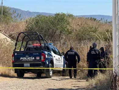 Hallan restos en bolsas debajo de un puente vehicular