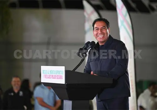 Entrega Eduardo Ram&iacute;rez becas al m&eacute;rito deportivo