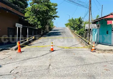 Por da&ntilde;os, cierran paso en puente Nuevo Milenio