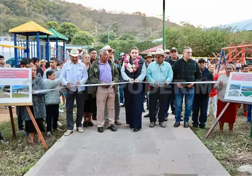 Valeria Rosales entrega  parque en Los &Aacute;ngeles