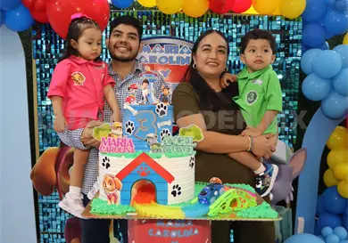 Cumpleaños doble, lleno de diversión Cumpleaños doble, lleno de diversión