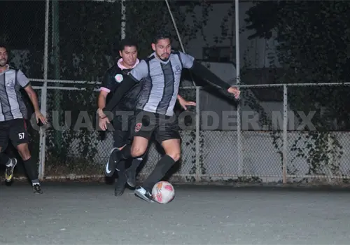 Tux United y Camaradas van por la gloria