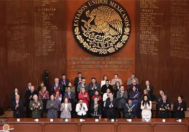 M&eacute;xico no se doblega, no se arrodilla y no se rinde