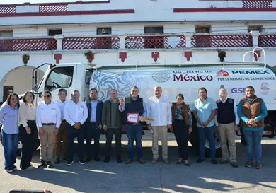 Entrega Pemex pipas a dos ayuntamientos