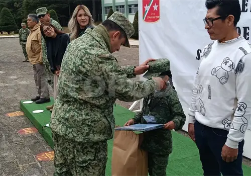 Ni&ntilde;a de Teopisca: soldado por un d&iacute;a