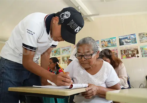 Reconoce INEA al estado por avances en alfabetizaci&oacute;n
