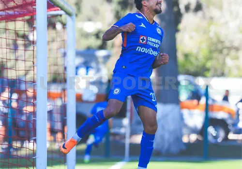 Espinosa vuelve a marcar con Cruz Azul