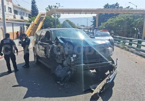 Aparatosa colisi&oacute;n deja ocho lesionados