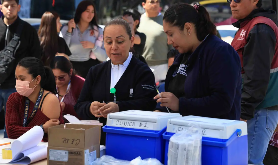 La secretaría expuso que la vacunación contra el sarampión está dirigida prioritariamente a niñas y niños de 12 meses. Cortesía