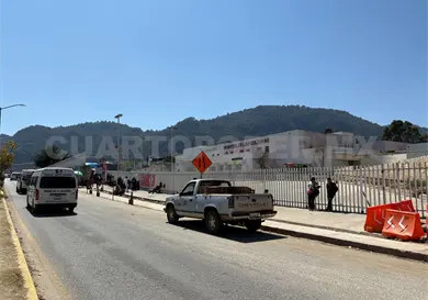 Desinstalan casas de campa&ntilde;a frente a hospital