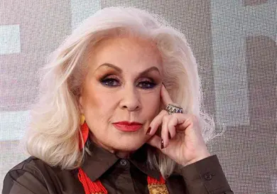 Laura Zapata pone sus condiciones