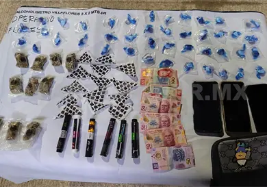 Los detienen por vender drogas