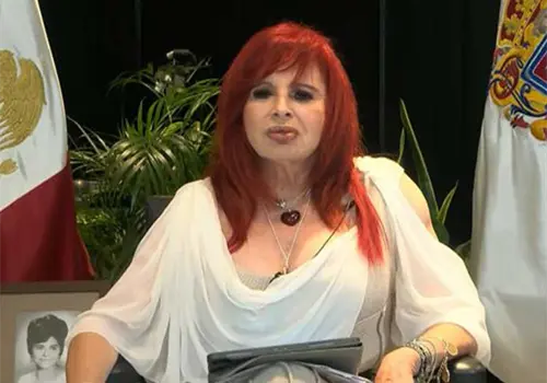 Acusa Sansores a Monreal de entrometido