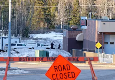 Masacre escolar: joven mata a nueve y se suicida Masacre escolar: joven mata a nueve y se suicida