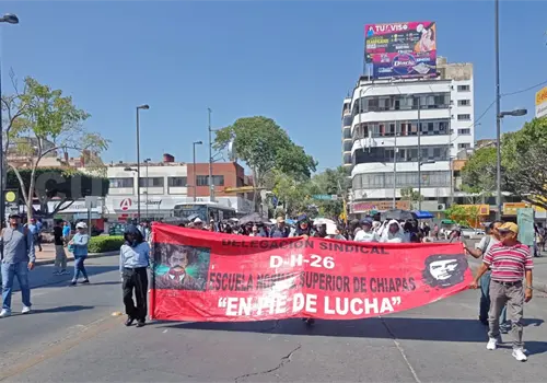 Docentes realizan protestas en la capital
