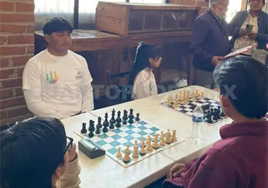 J&oacute;venes de Teopisca en etapa estatal de ajedrez