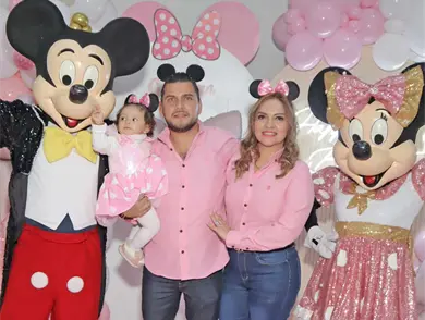 Georgina y su primera fiesta