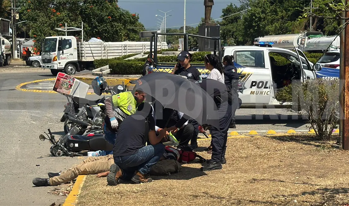 Camioneta lo embiste y lo deja fracturado