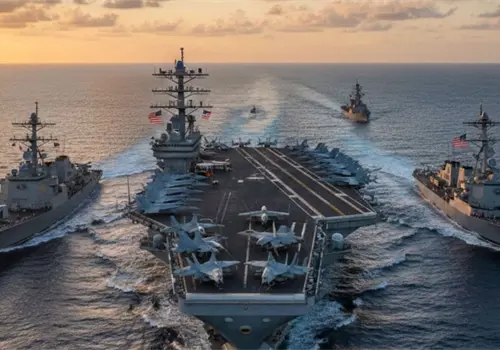 Chocan dos buques de guerra de EUA durante maniobra