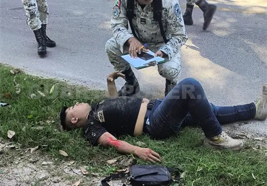 Derrapa en carretera al perder el control Derrapa en carretera al perder el control