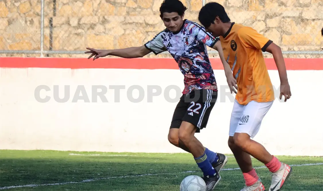 La acción se vive al máximo en el Torneo Supremo de la Liga de Futbol Rápido Guerrero Zoque. Diego Pérez/CP