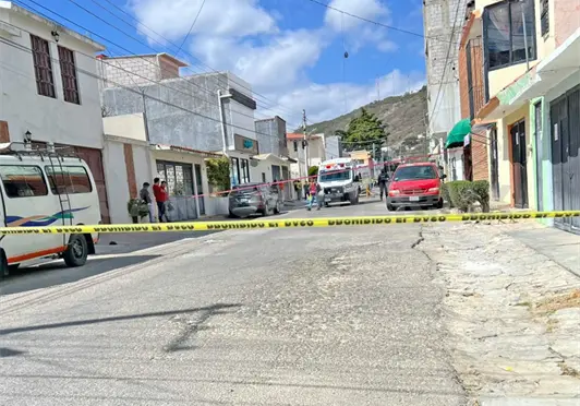 Pierde la vida obrero al caer de quinto piso