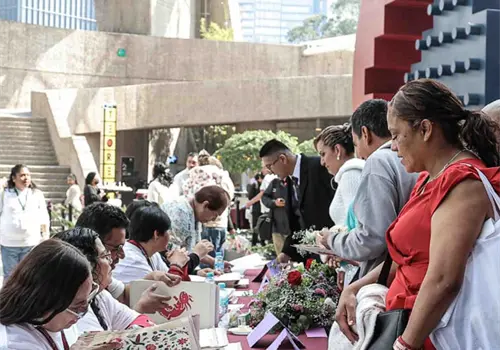 Parejas se casan en boda colectiva Parejas se casan en boda colectiva