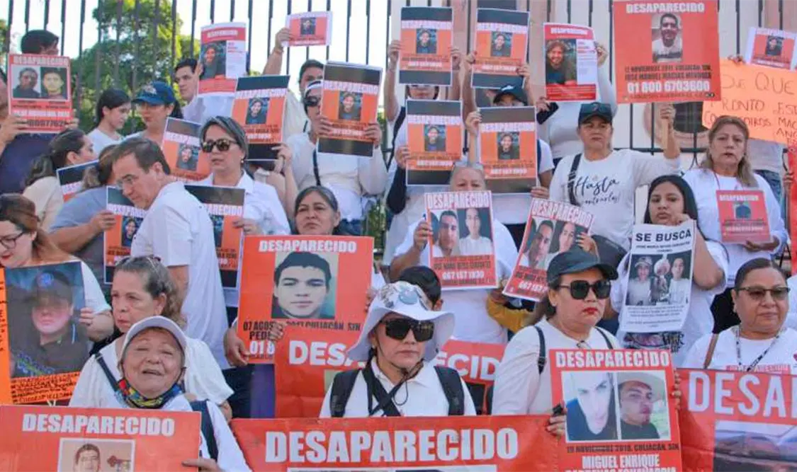 Cada peso que la Comisión paga a una clínica privada por la atención de un político es un peso que se arrebata a las madres buscadoras, aseguran. Cortesía