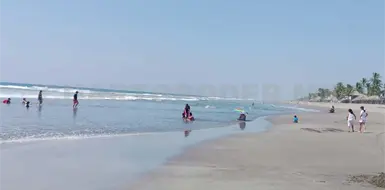 Baja afluencia en playas de Tonal&aacute;