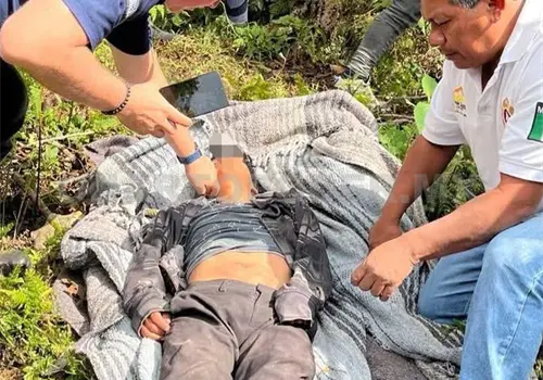 Se precipita a barranco; lo rescataron con vida Se precipita a barranco; lo rescataron con vida