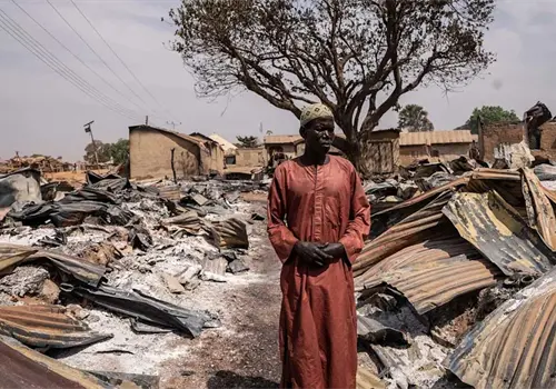 Hombres matan al menos a 32 personas en Nigeria Hombres matan al menos a 32 personas en Nigeria