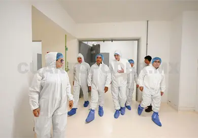 ERA y Berdegu&eacute; supervisan la Planta Moscamed