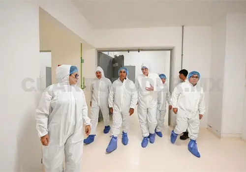 ERA y Berdegué supervisan la Planta Moscamed ERA y Berdegué supervisan la Planta Moscamed