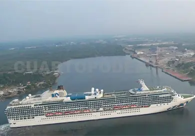 Arriba crucero Island Princess a Puerto Chiapas
