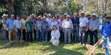 Celebran ameno convivio de Amor y Amistad Celebran ameno convivio de Amor y Amistad
