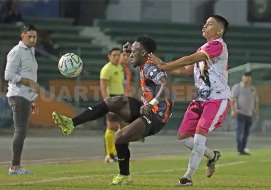 Jaguares ruge en casa