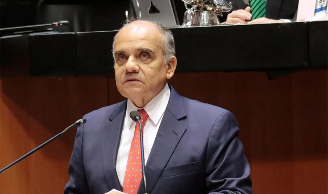 Exigen a Mario Delgado explique el “desastre” en libros